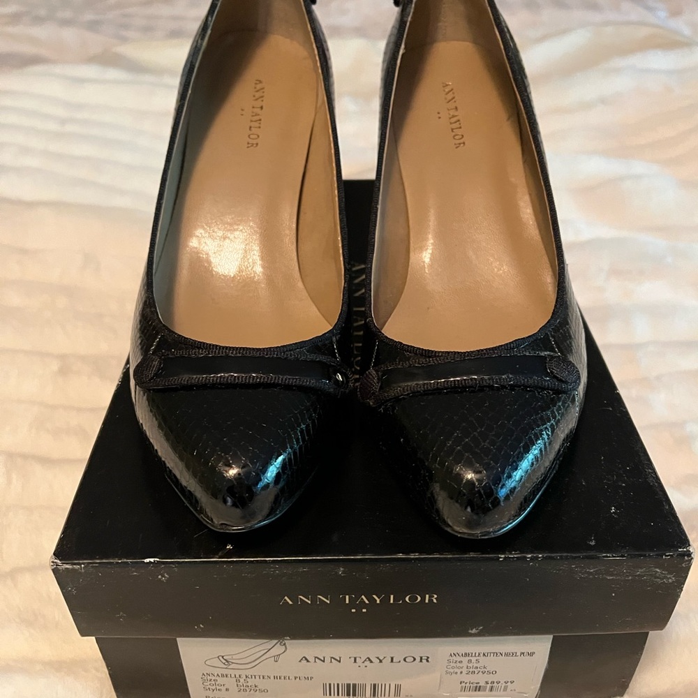 Ann Taylor Black Pump